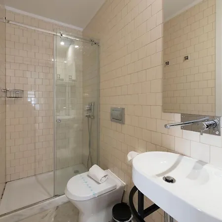 Duplex Wonder In Se W/ Patio By Lovelystay Porto